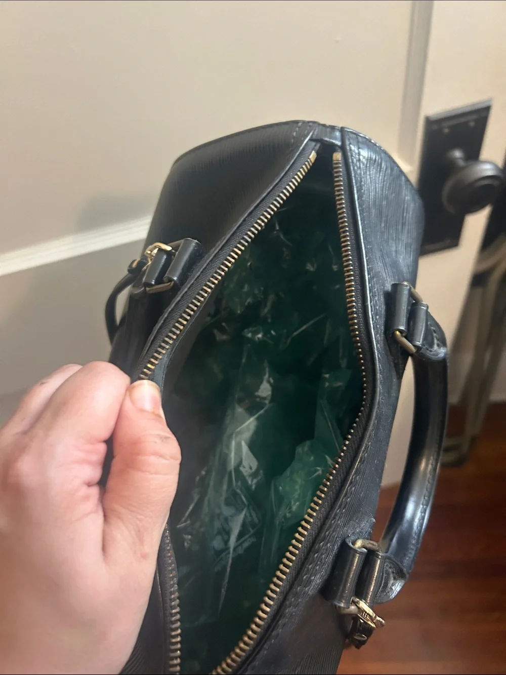 Authentic Louis Vuitton Epi Speedy 25 ❤️